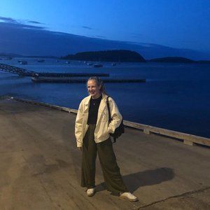 Meet your Posher, Chloe